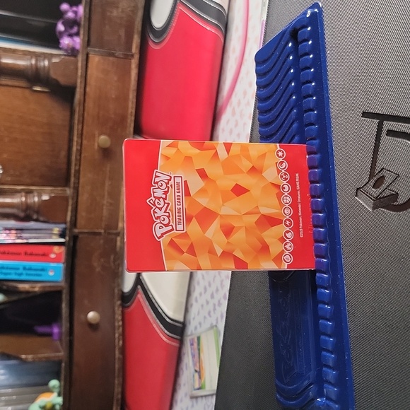 Pokemon card display - Picture 2 of 4